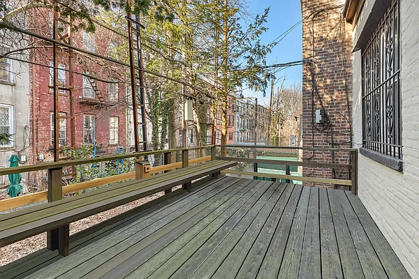 Rented by Compass | media 17