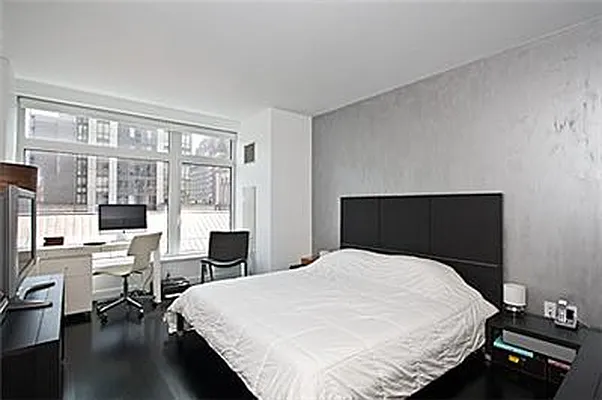 Sold by Keller Williams NYC | media 11