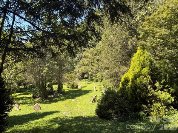 276 Cedar Creek Rd, Black Mountain, NC 28711