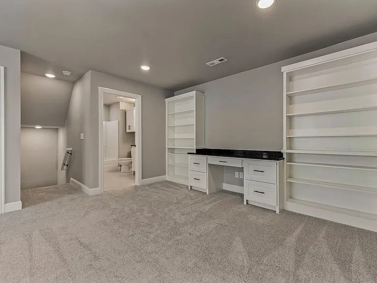 2903 Hampshire Ave — Photo 15