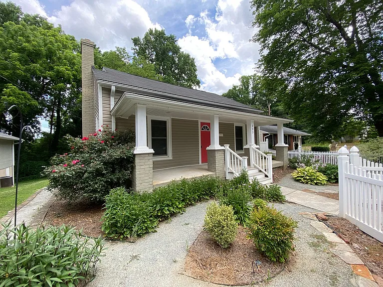 203 Shawnee St — Photo 4