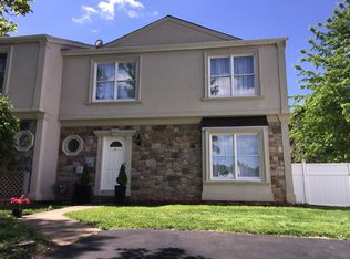 6 Conrad Ct, Lawrenceville, NJ 08648