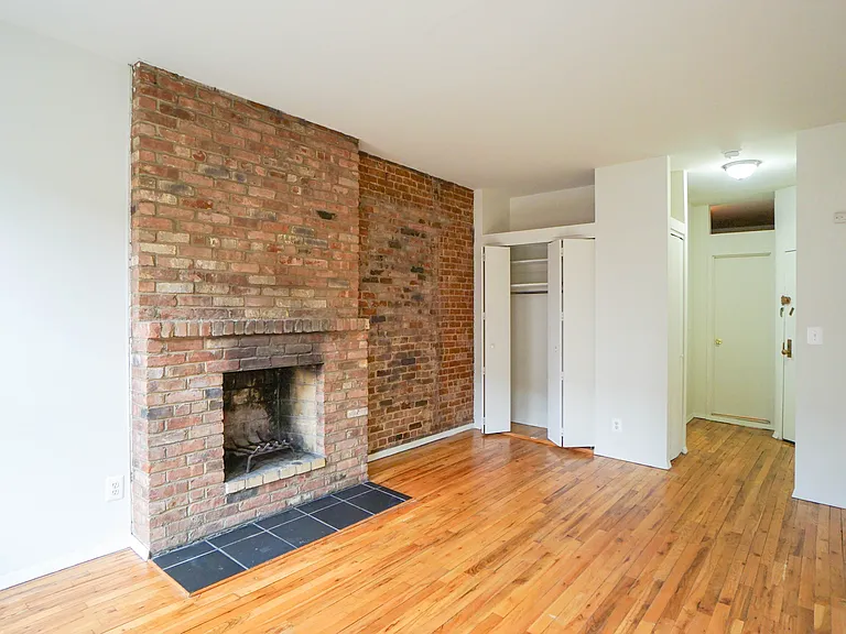 307 E 94th St #3D — Photo 3