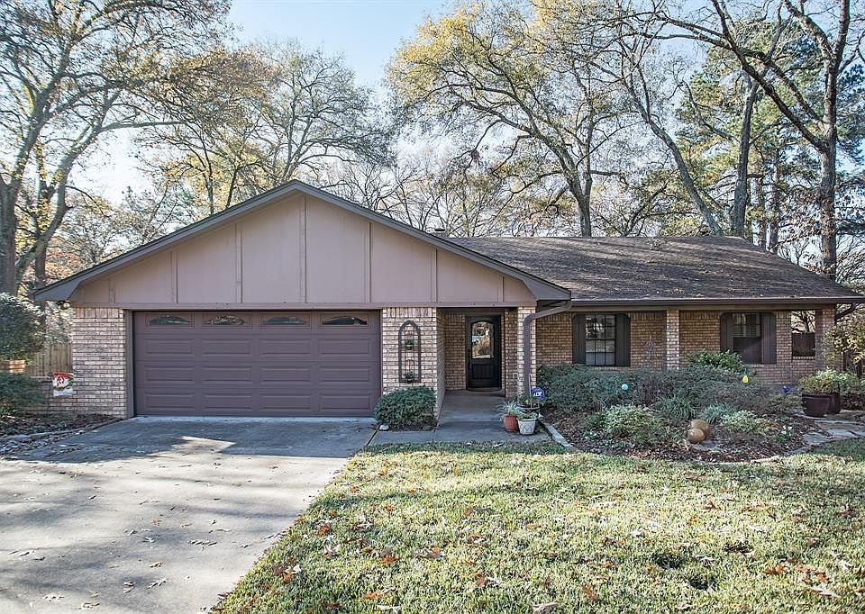 1st image of 10857 Pinewood Dr