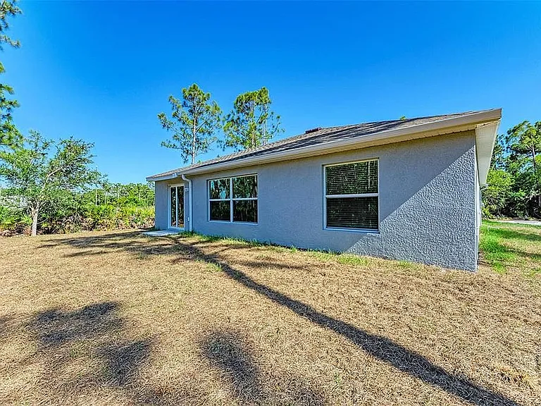 23444 Steeple Ave — Photo 23
