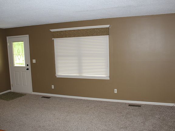 5th image of 1726 Carolina Ln