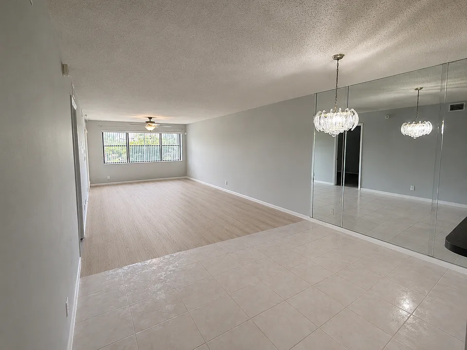 4693 Lucerne Lakes Blvd E #105