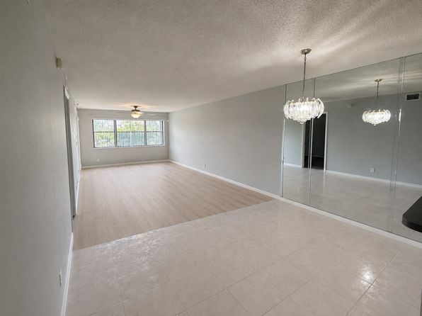 4693 Lucerne Lakes Blvd E APT 105