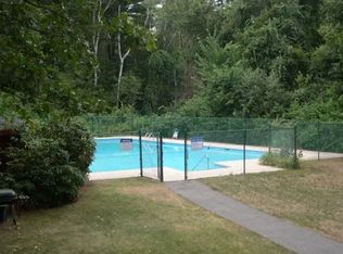2 Summit Dr APT 28, Reading, MA 01867