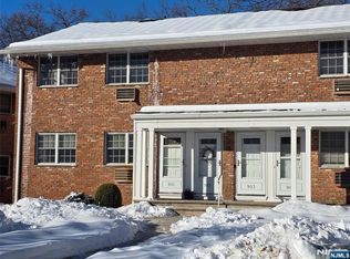 901 Washington Dr, Ramsey, NJ 07446