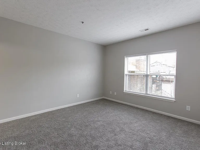 608 E Spring St #2 — Photo 7