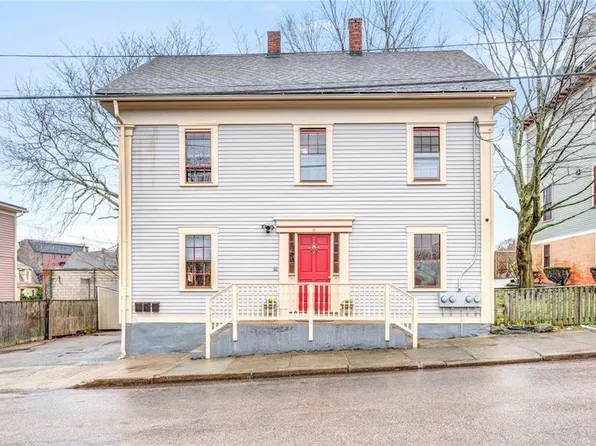 31 Queen St, East Greenwich, RI 02818