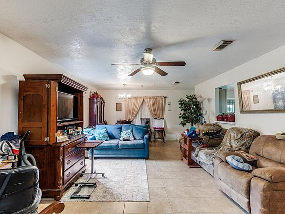 4th image of 10007 Raymondville Rd