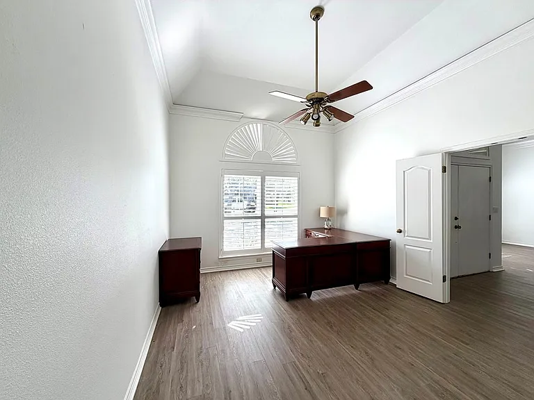 1913 Baywood Dr — Photo 29