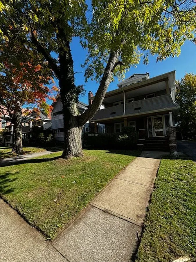 Cleveland Heights: Efficiency Suite 1-Bedroom — Photo 1