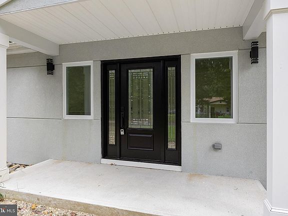 3rd image of 217 Miller Ave