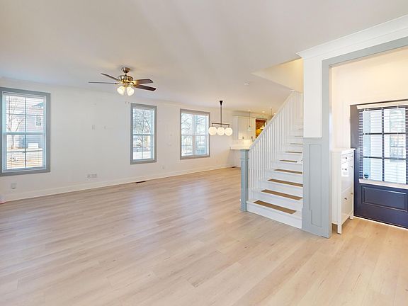 3rd image of 226 Morgan St