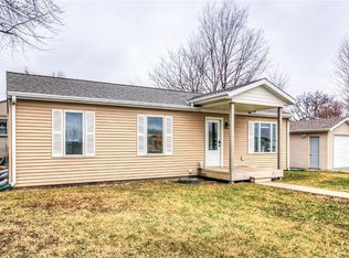 924 E Lane St, Winterset, IA 50273