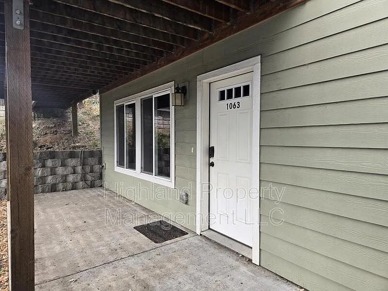 4 bed, 2.0 bath, 1500 sqft, $1,895 — Photo 3