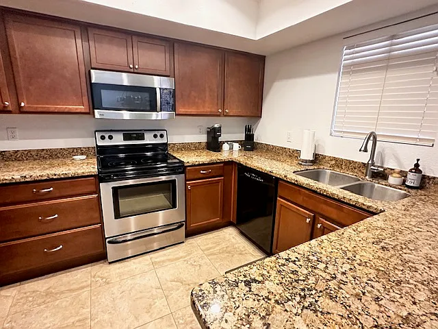 12212 N Paradise Village Pkwy S #14 — Photo 6