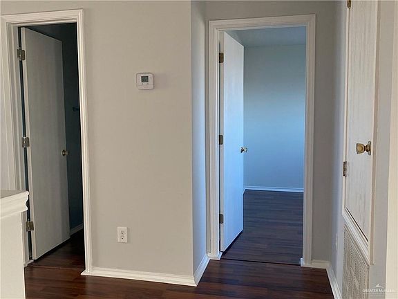5th image of 1104 Sun Valley St
