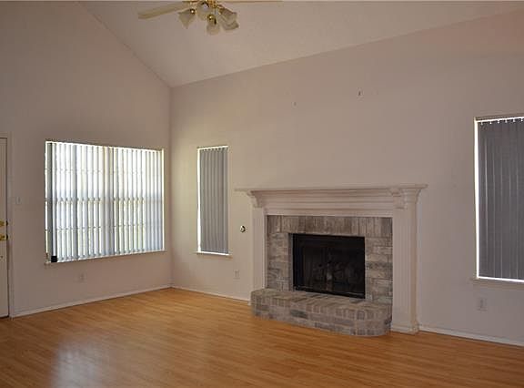 4th image of 822 Glenwick Ct