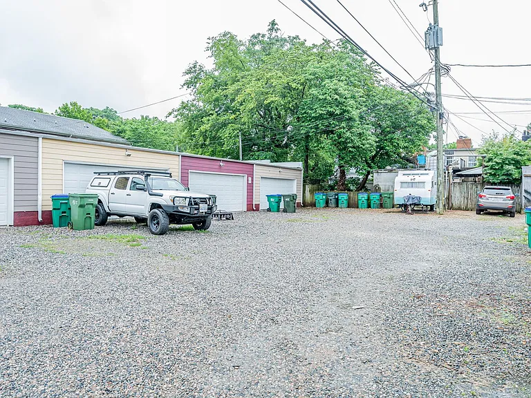 520 S Laurel St — Photo 19