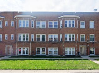 6618 19th St #9, Berwyn, IL 60402