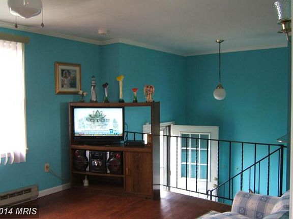 4th image of 143 Orchard Ave
