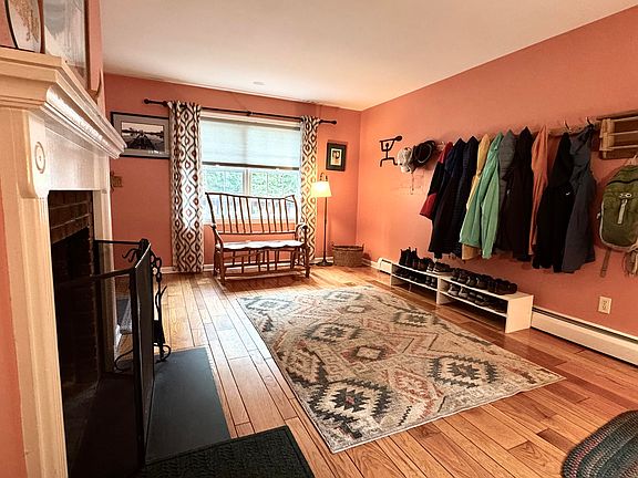 2nd image of 19 Alfreda Ct