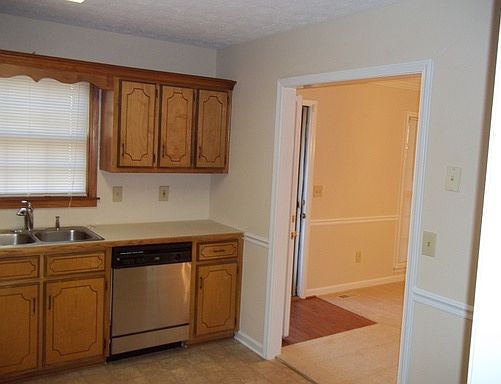 5th image of 50 Hoglen Dr #1