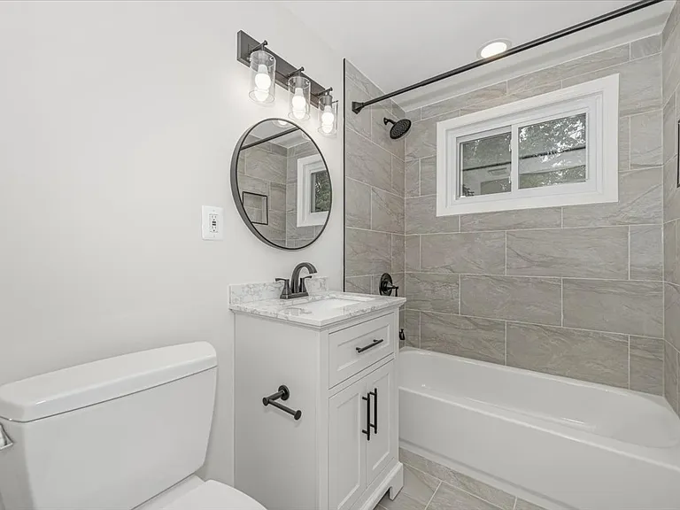 8624 Parliament Dr — Photo 23