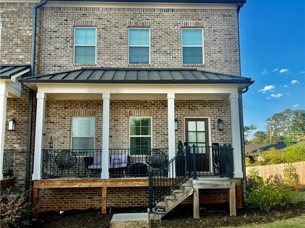 768 Honey Bee Ln, Lawrenceville, GA 30046