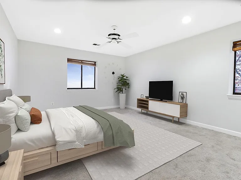 33 Green Valley Ct #33 — Photo 10