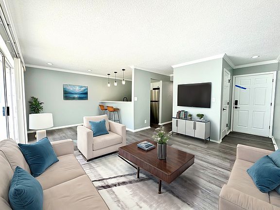 2nd image of 4724 Belleview Ave APT 1