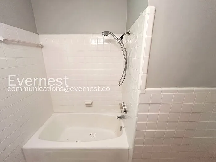 711 Elliott Dr — Photo 9