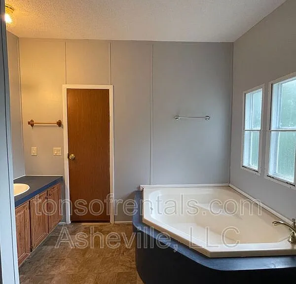 132 Josiah Ln — Photo 13