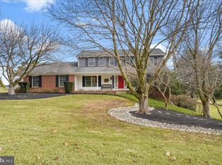 18 Tenby Chase Dr, Newark, DE 19711