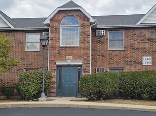 1360 Cunat Ct APT 2D, Lake In The Hills, IL 60156
