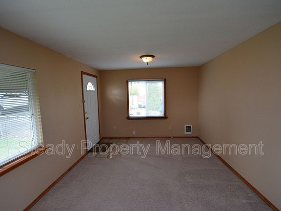 4th image of 1104 25th Avenue Ct #9