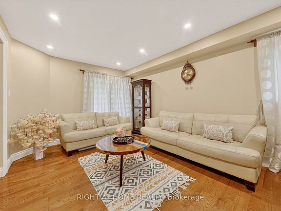 5th image of 226 Manse Rd