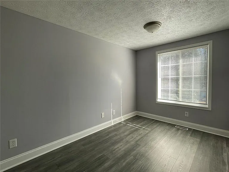 1001 Traymore Dr — Photo 9