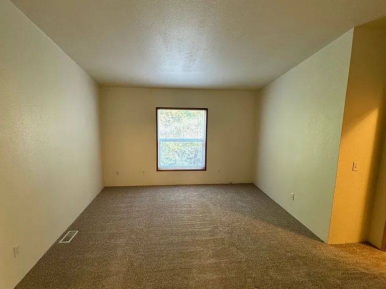37997 Soap Creek Rd — Photo 13