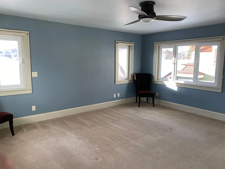 821 Broad St — Photo 34