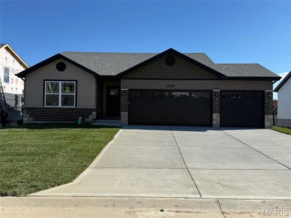 1159 Marathon Dr, Foristell, MO 63348