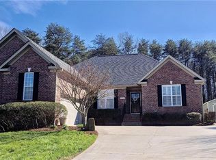 8120 Spring Hollow Ct, Belews Creek, NC 27009