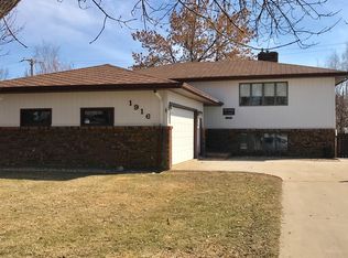 1916 2nd Ave E, Williston, ND 58801
