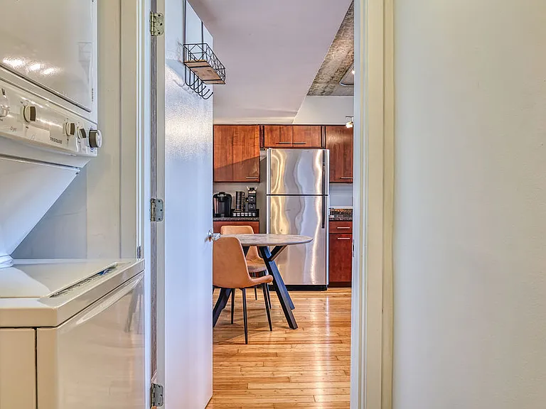 555 Berrien St #555B — Photo 13