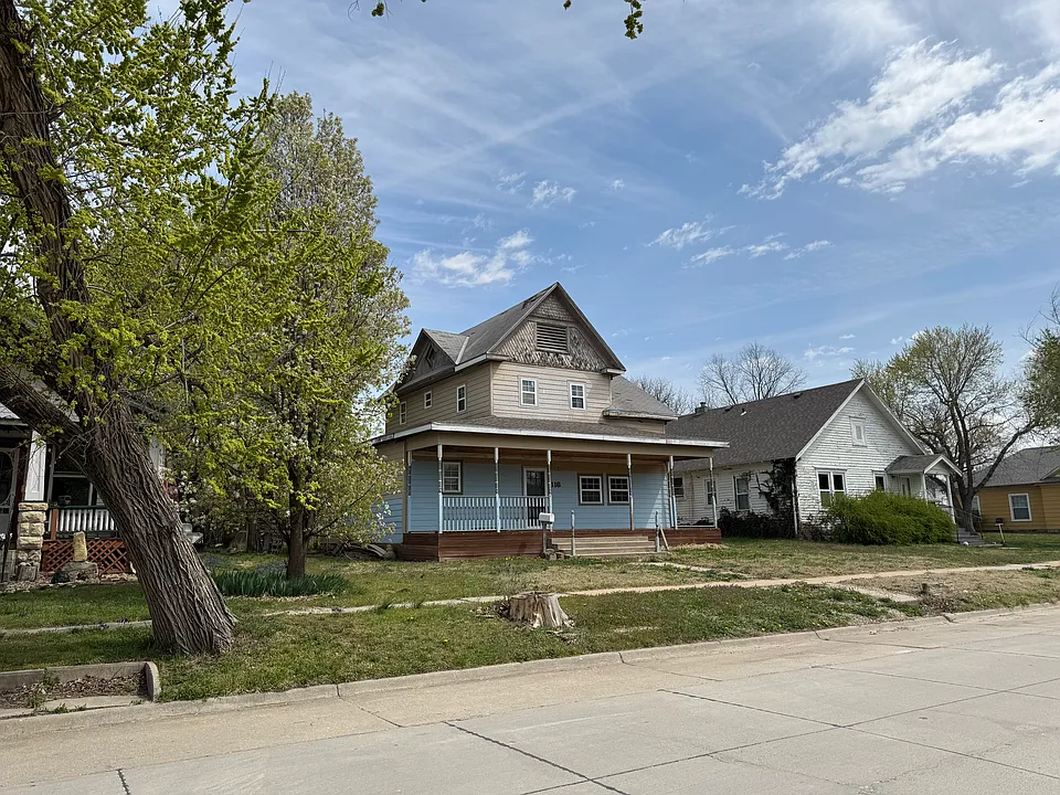 116 S 1st St