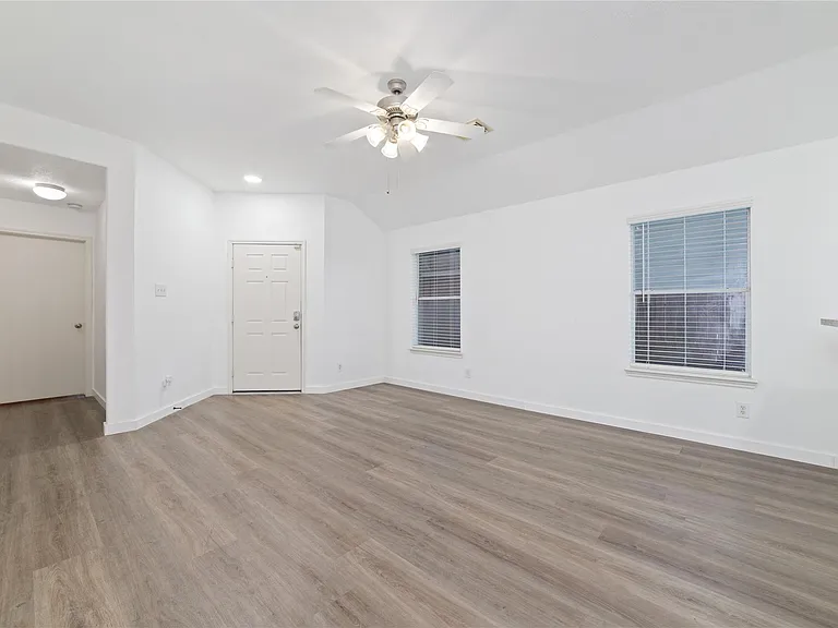 7042 Durango Creek Ln — Photo 11